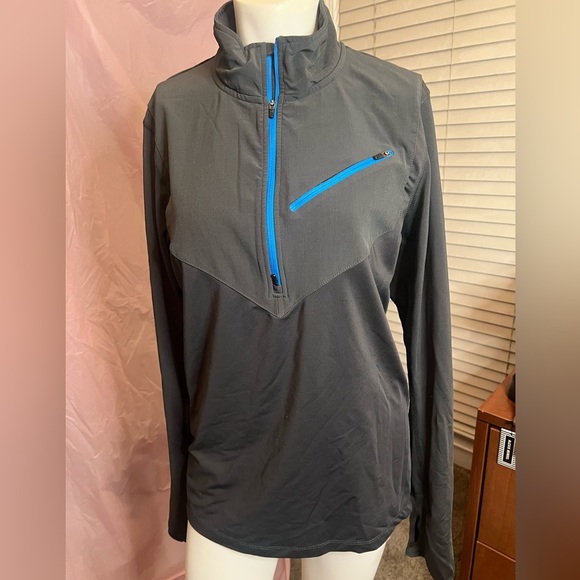 Nike Tops - Nike running, Nike element Gray Pullover with Blue Accents and reflector’s.